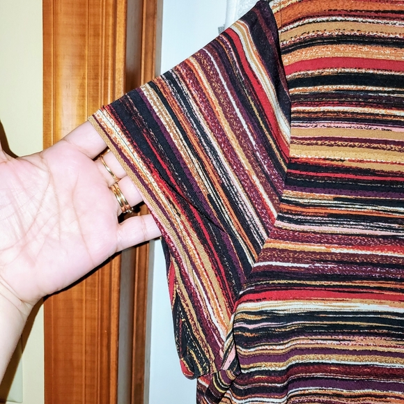 Liz Claiborne multicolor 2x cap sleeve top - Picture 7 of 7